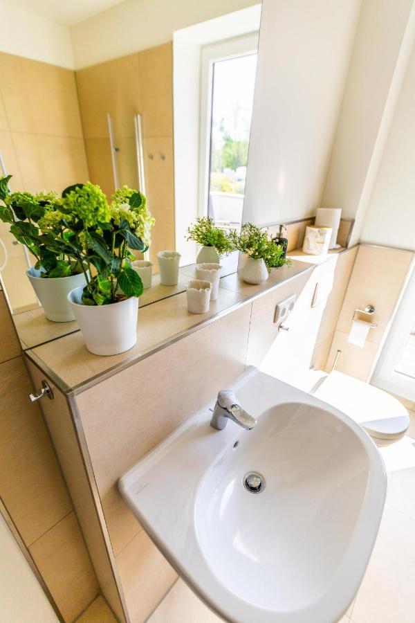 Hangar 19 Luxusapartment Mit Sauna, Kamin Und Seeblick H4W3 Schwerin  Eksteriør billede